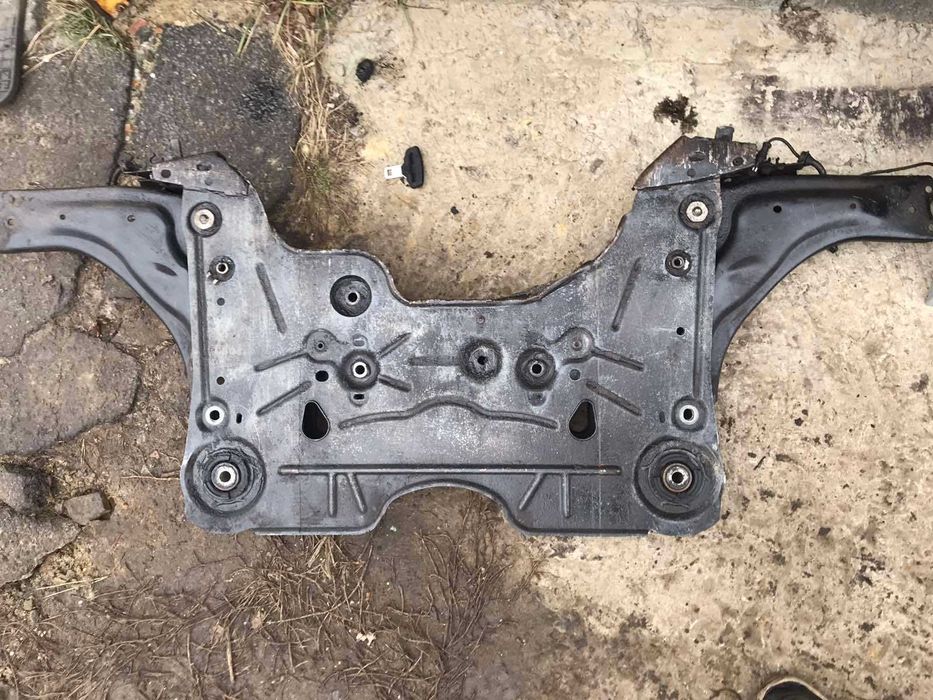 Підрамник балка передня Рено Лагуна 2 01-06р