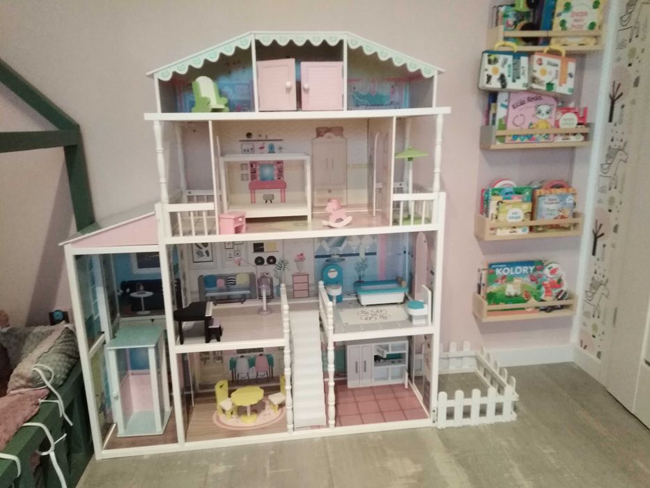 Drewniany domek dla lalek duży