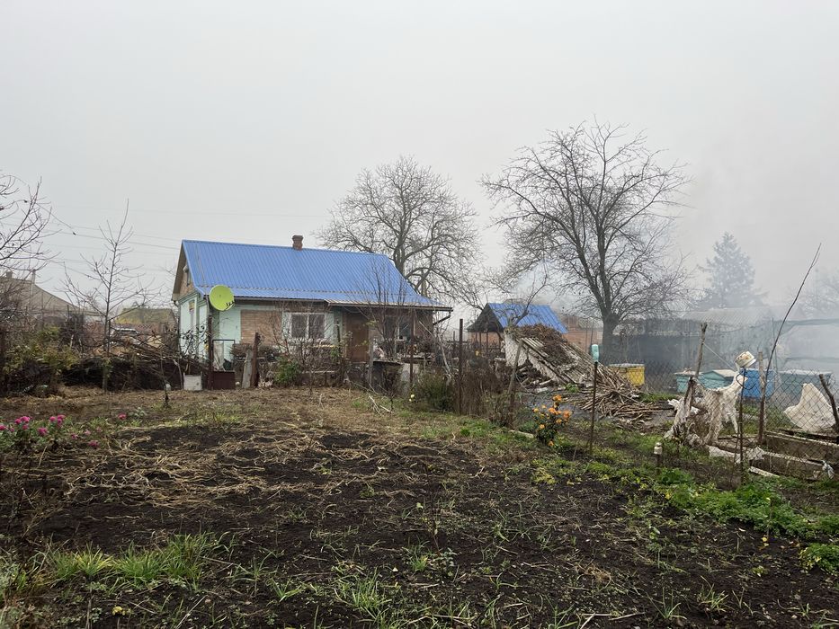 Продаю 2 будинка зручностями передмісті м Долинська на площі 50 соток