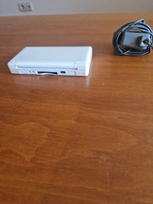 Consola "Nintendo DS Lite", 6 jogos e 3 canetas digitais