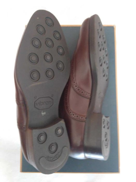 Sapatos Clássicos Castanho Novos Marca Celeris Número 40