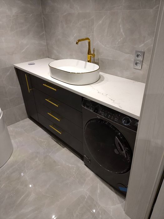 Meble na wymiar/ Stolarz, tapicerstwo.