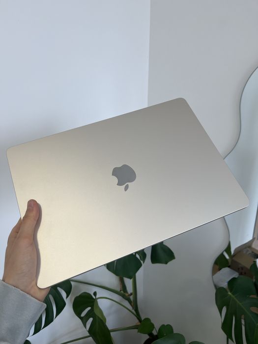 На деталі MacBook Air 15 M5 A3448