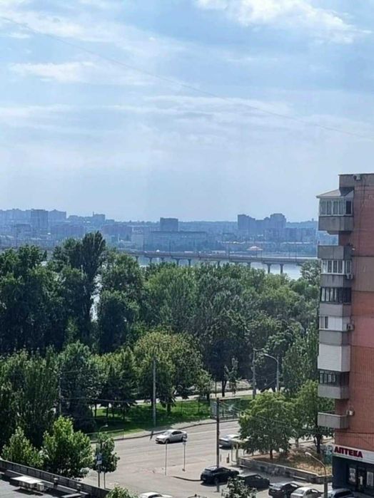Продаж: ТОП ЦІНА! Стильна видова "малосімейка" (велика) на ж/м "Сонячний"