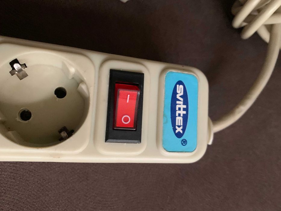 Сетевой удлинитель Svittex. Пять розеток – евро. Световая индикация.