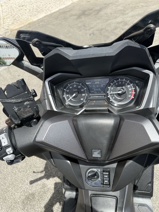 : Vende-se Honda Forza 125 em otimo estado !