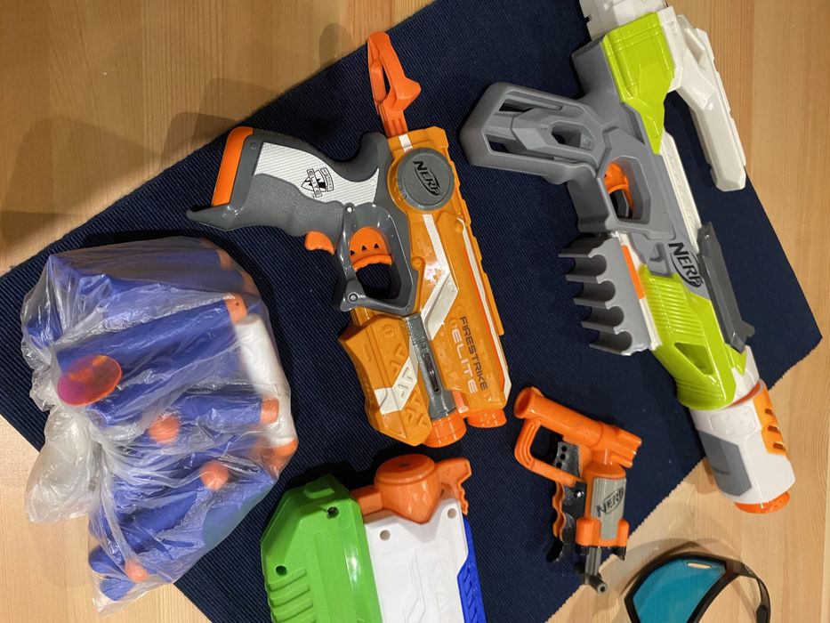 Nerfs pistolas em ótimo estado