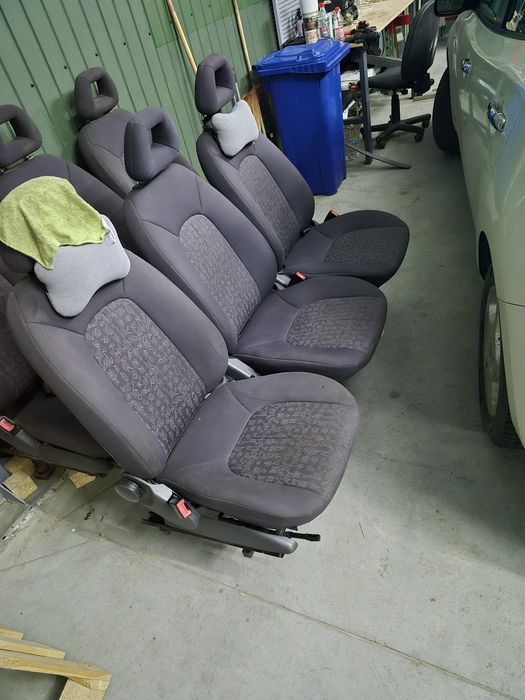 Продам сидіння в бус 2 ряди Опель віваро.Рено Трафік . Ніссан Прімаста