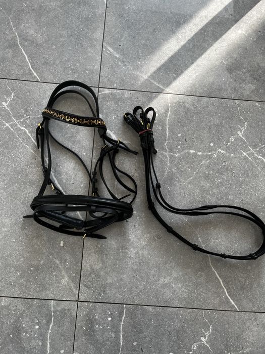 Ogłowie pony z wodzami i skośnikiem