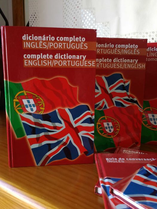 Coleção Dicionários e Auxiliares de Línguas - Conjunto 33€