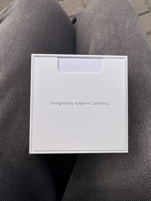 AirPods 4 (2024)