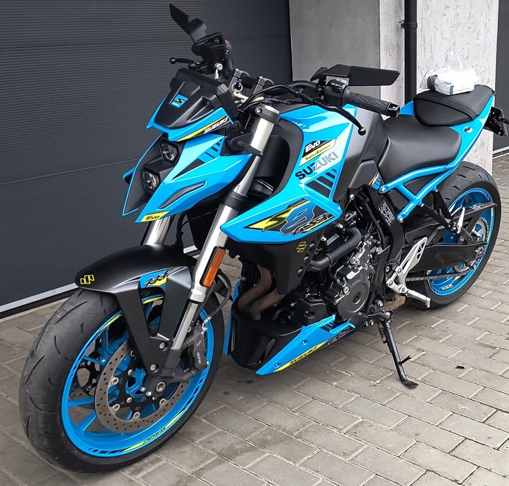 専用　9.2 ブルー　ワンオフ Suzuki GSX-8S A2 odblokowany wideoprezentacja fv Łódź Górna • OLX.pl