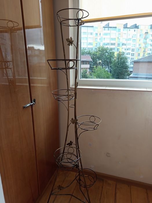 Продам стійку на вазон