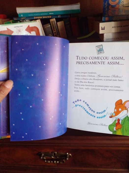 Livro de aventuras entitulado No Reino da FANTASIA