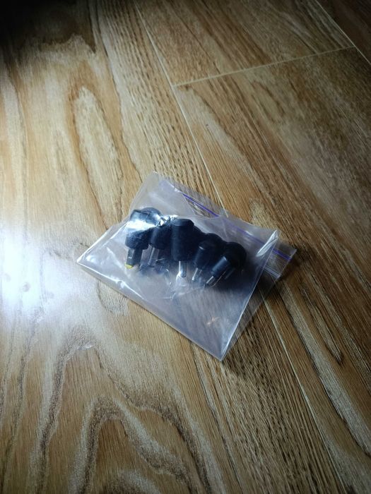 Комплект адаптерів для зарядки ноутбука