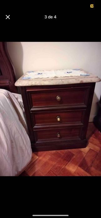 Móveis com madeira muito boa antiga