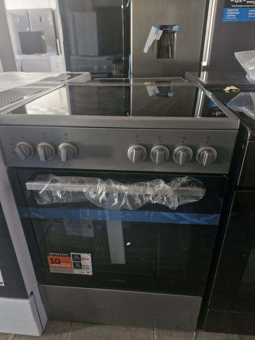 Fogão eletrico indesit inox  vitroceramica