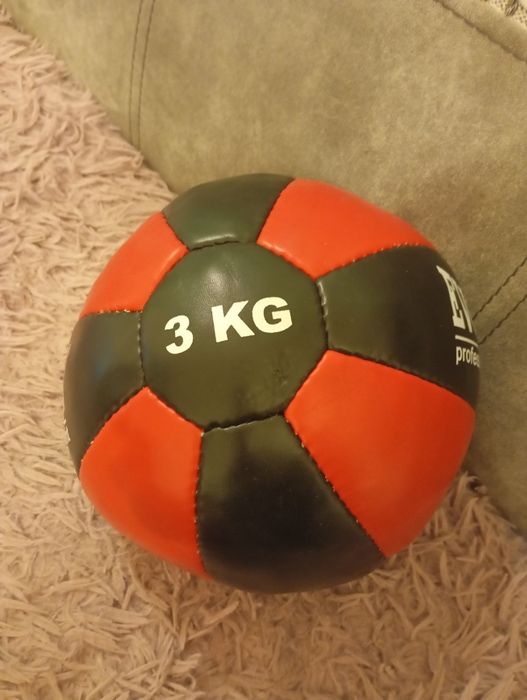 Sprzedam piłkę lekarską 3 kg!!!