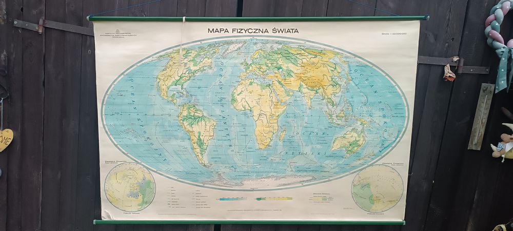 Mapa świata 1982 r szkolna na płótnie