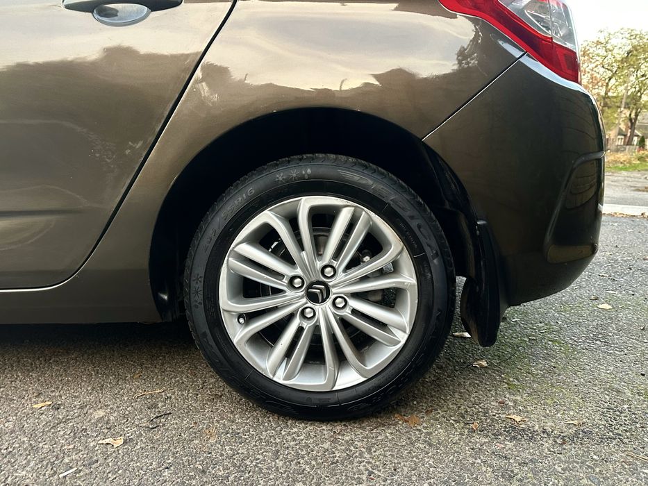 Citroen C4 Сітроен хетчбек  рестайлінг  Ситроен 1,6 дизель