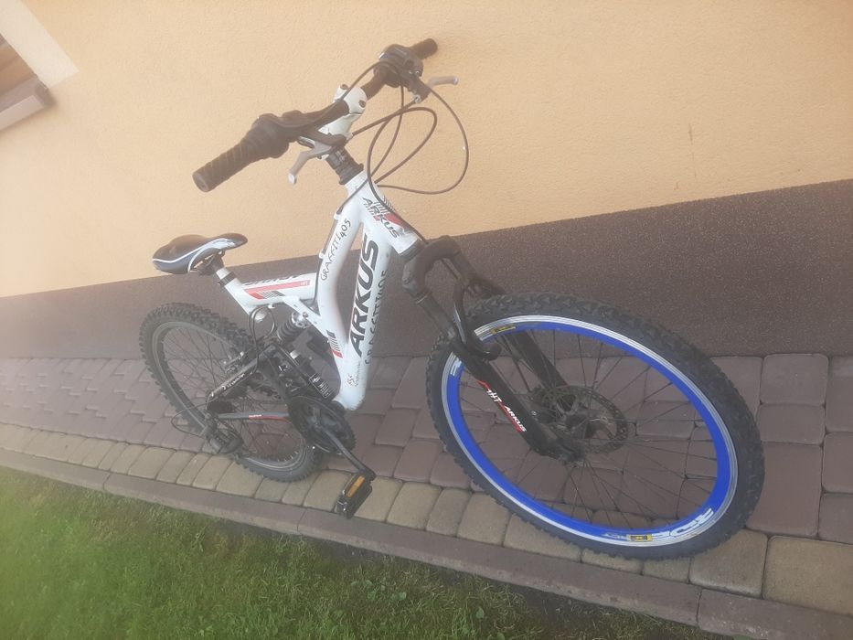 Fajny młodzieżowy rower Arkus Graffiti 405 koła 24