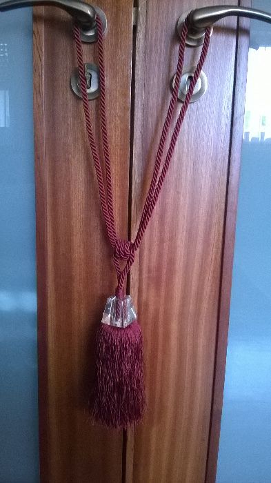 2 abraçadeiras para cortinados