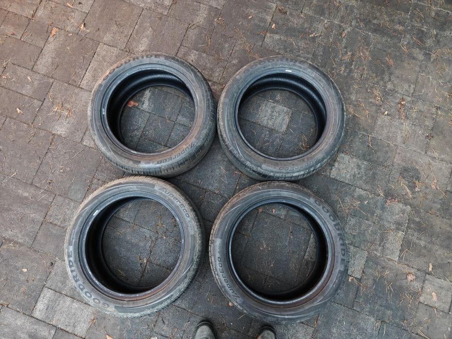 Komplet opon letnich 245/45/17