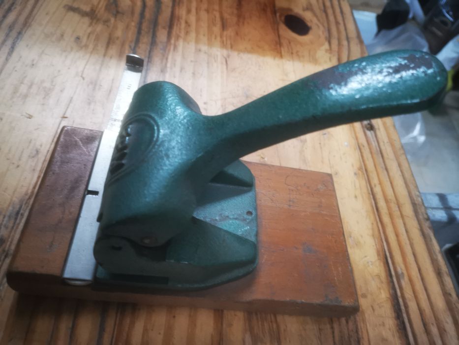 Furador vintage antigo