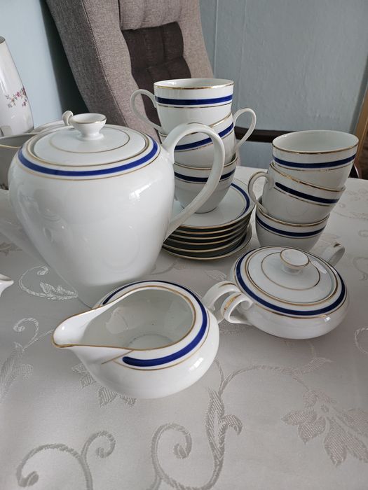 Porcelana komplet 17 elementów Chodzież