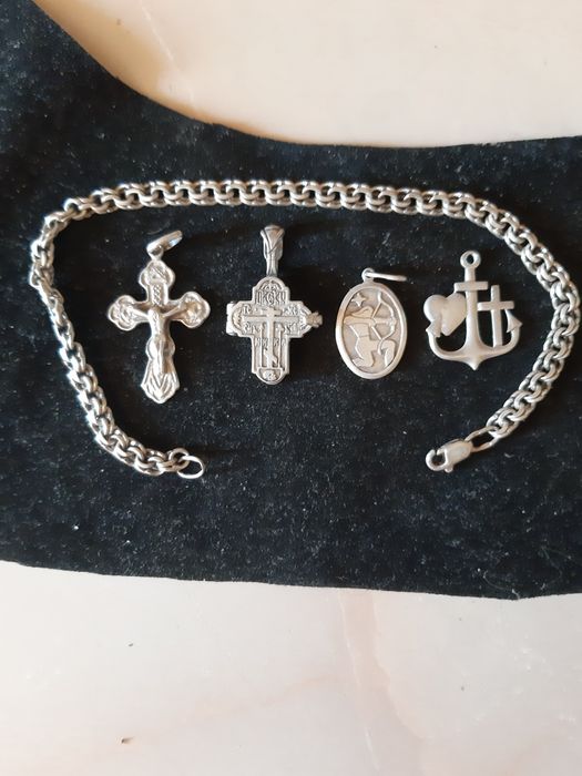 Продам серебренные изделия.