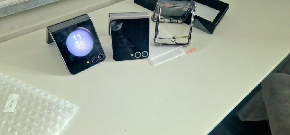 Samsung galaxy z flip 6 z flip 5