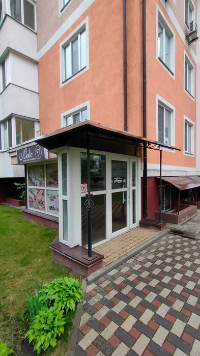 Просторе КОМЕРЦІЙНЕ приміщення з ремонтом