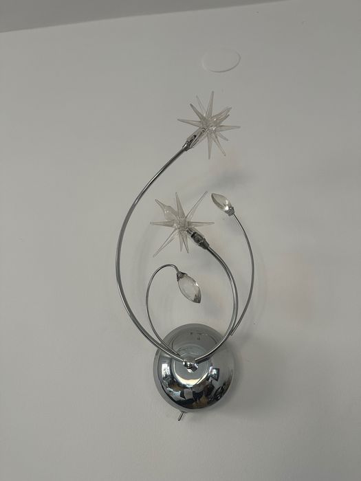 Lampa i lampkami (kinkietami)