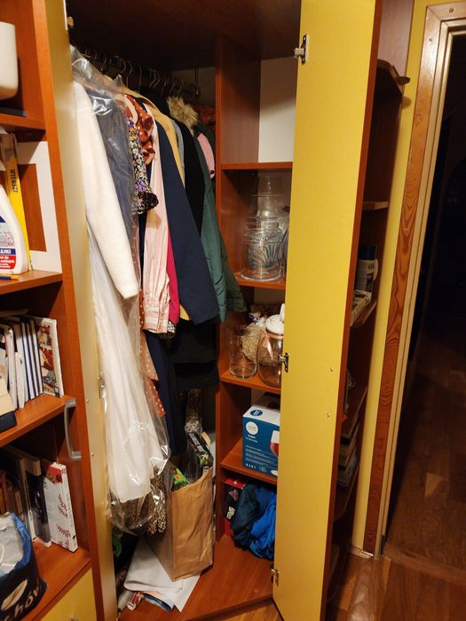 Meble dziecięce z łóżkiem i biurkiem