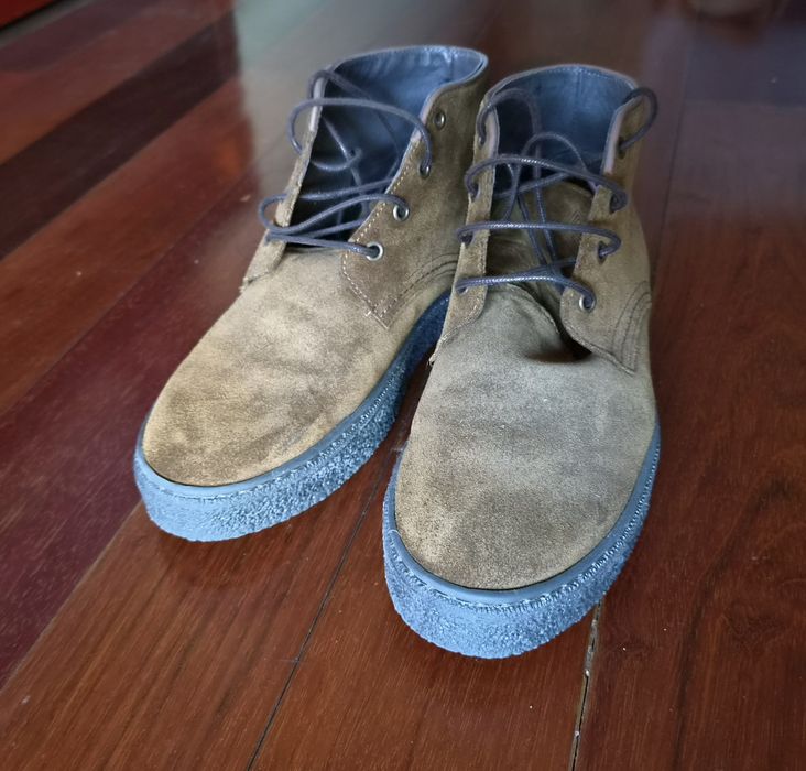 Botins / Botas / Sapatos / Sapatilhas / Ténis