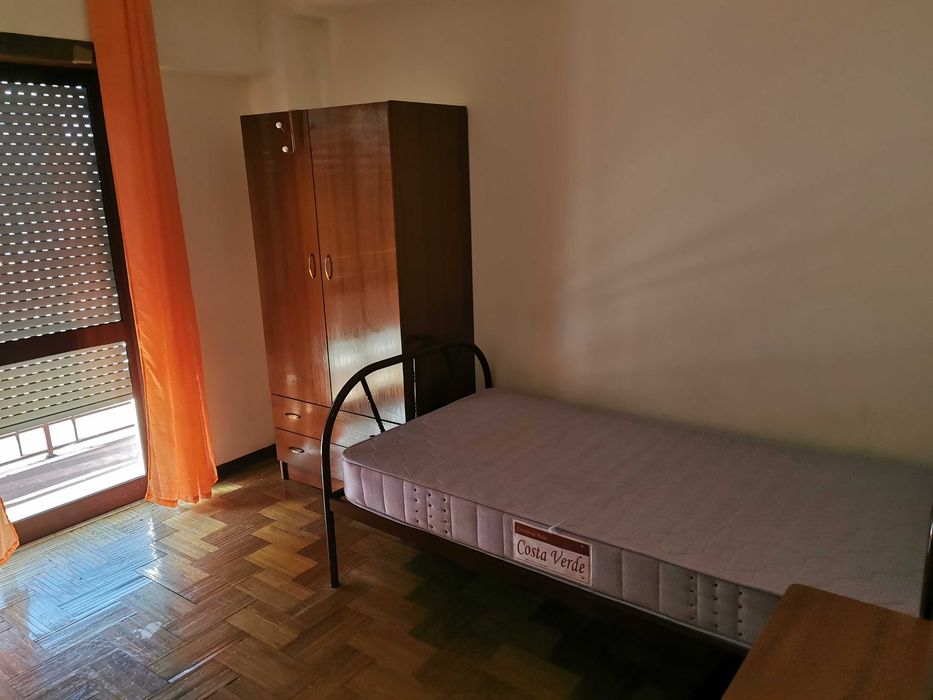 Quarto para estudante