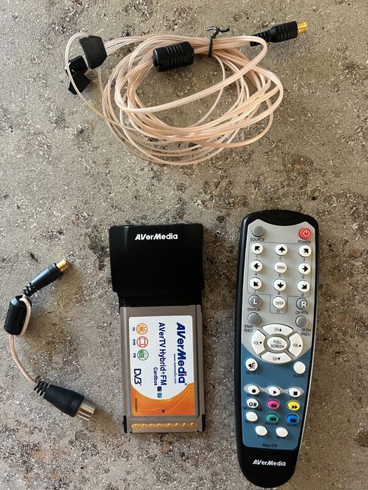 AVerTV Hybrid+FM Cardbus тюнер