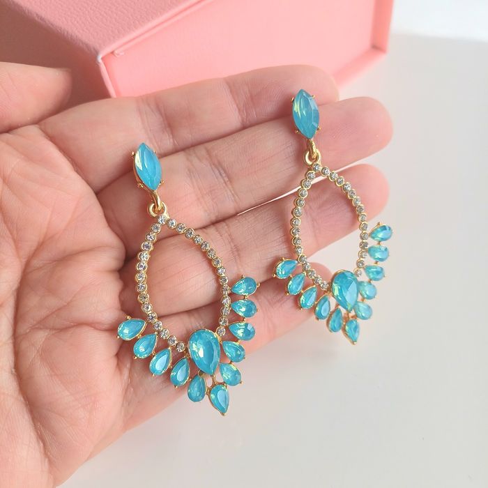 Brinco elegante cristais azul banhada a ouro 18K aço inoxidável antialérgico
