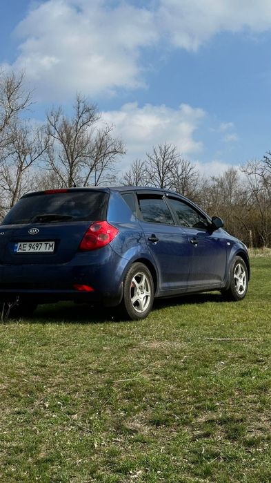Продам авто Kia ceed 2008