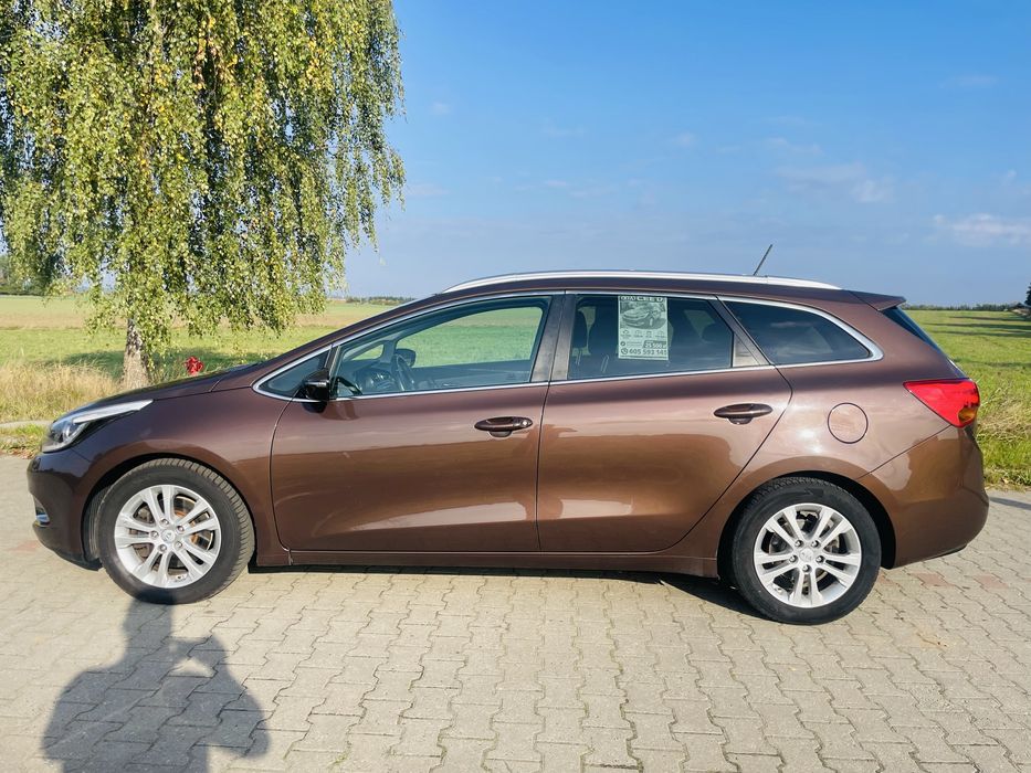 KIA CEED  1.6 CRDI    cee’d Xenon  Navi