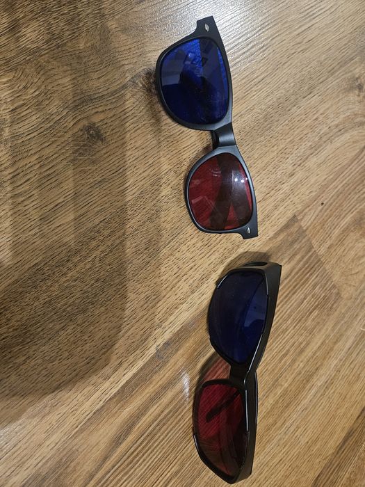 Okulary 3D typu anaglif R/B