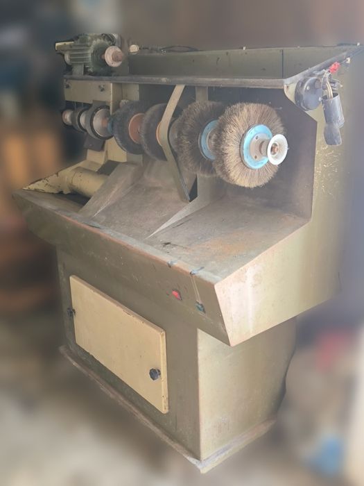 Máquina Lixar e Engraxar Calçado