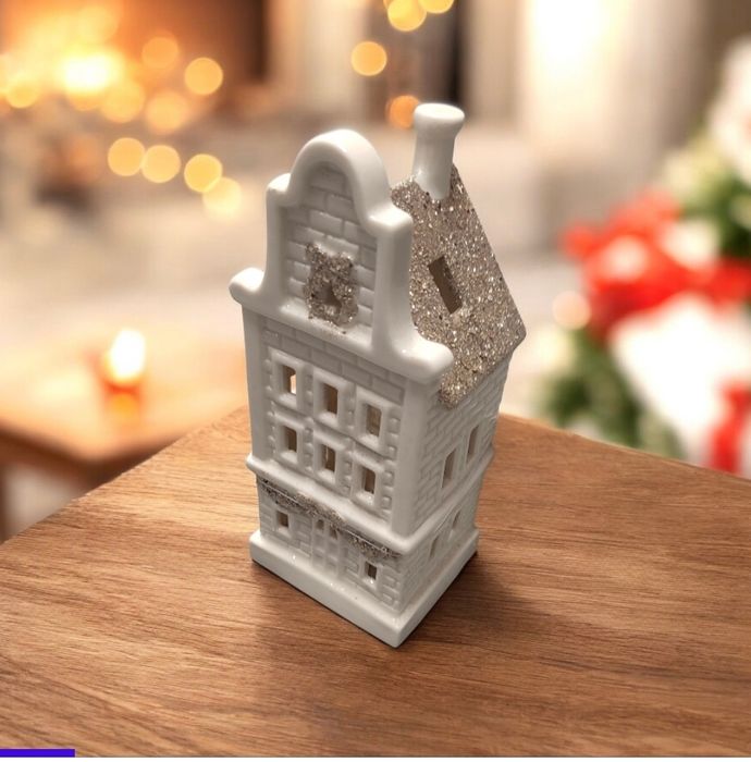 Nowy świąteczny domek dekoracyjny z lampkami LED