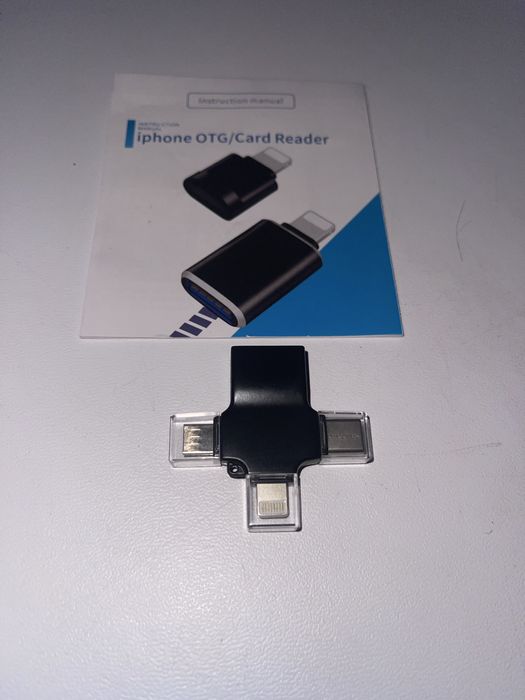 Універсальний OTG-адаптер 4-в-1, розроблений для підключення USB-накопичувачів та периферії до різних мобільних пристроїв