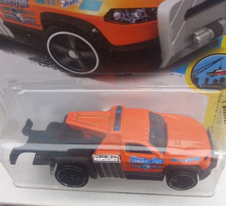 Hot wheels saiu no ano 2015 (TH Treasure Hunt)Repo Duty