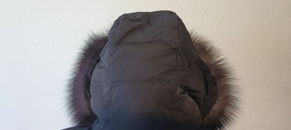 Зимовий жіночий пуховик