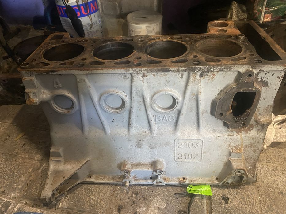 Продам блок ВАЗ2103