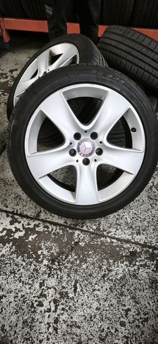 Jantes Mercedes com pneus