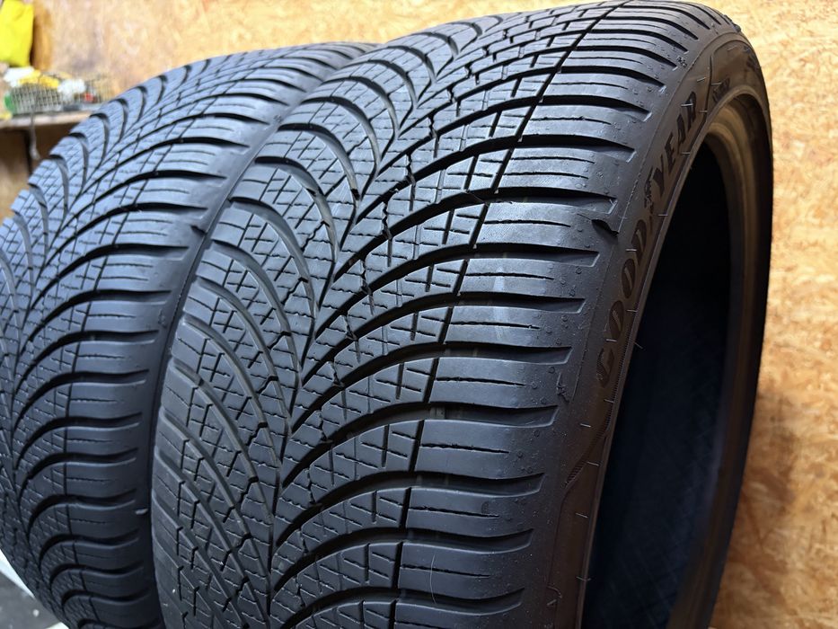 225/40/18 92Y Goodyear Vector 4Seasons Gen-3