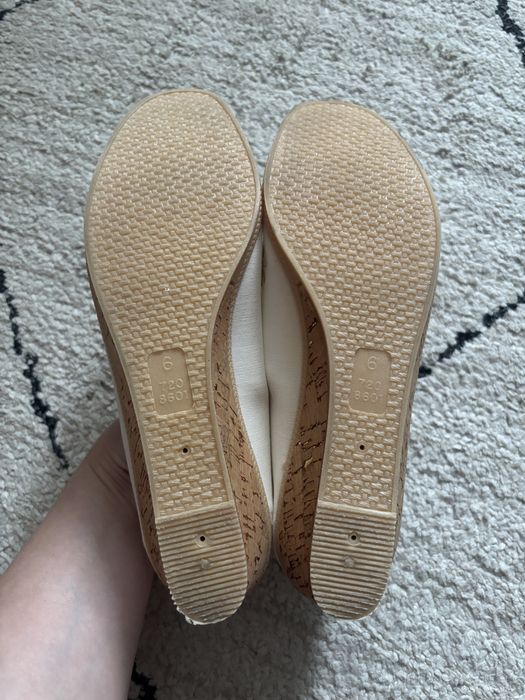 Espadryle koturna korkowe M&S 39 biale ecru off cream